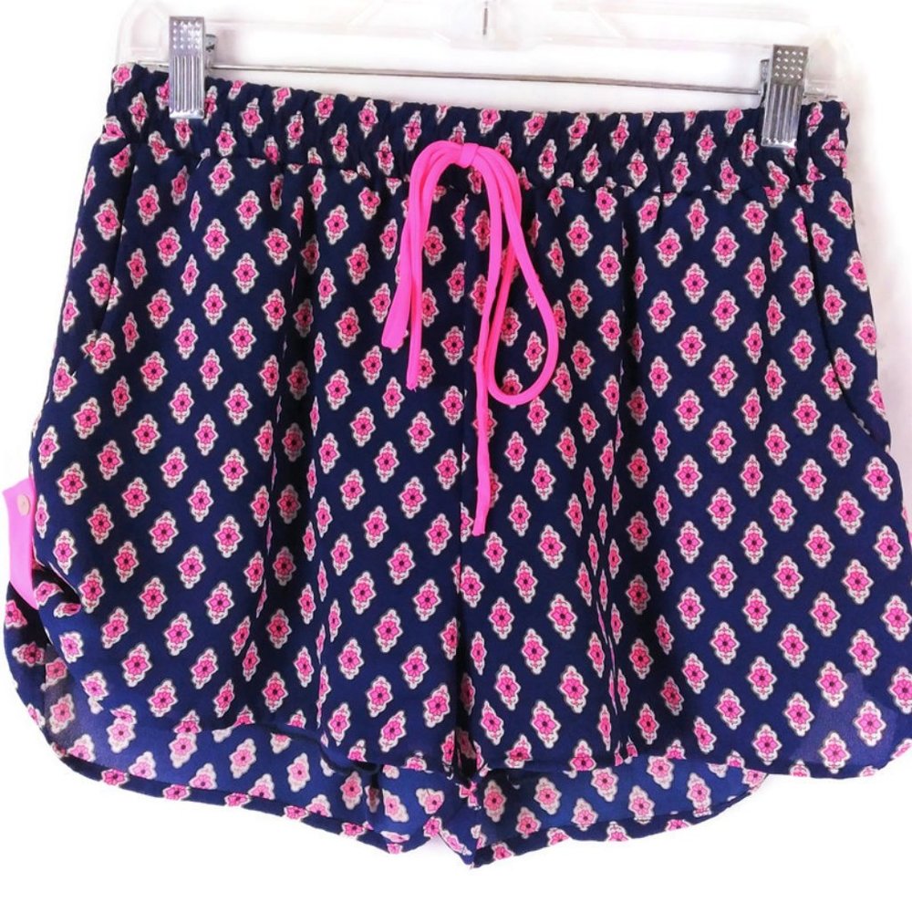 Francescas Birdcage Elastic Waist Floral Shorts Medium